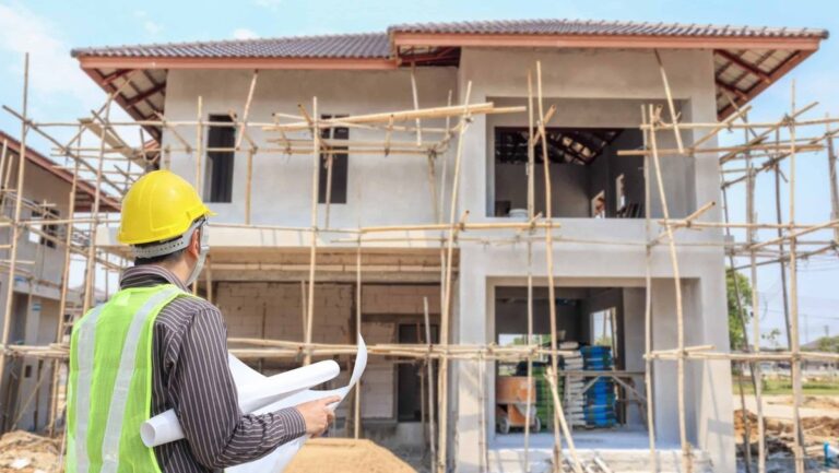 Hasil pengerjaan konstruksi bangunan rumah modern yang rapi oleh jasa kontraktor profesional berpengalaman.