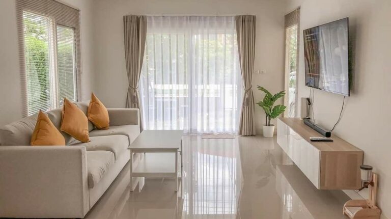 Hasil desain interior ruang tamu modern setelah renovasi rumah Setu Bekasi.